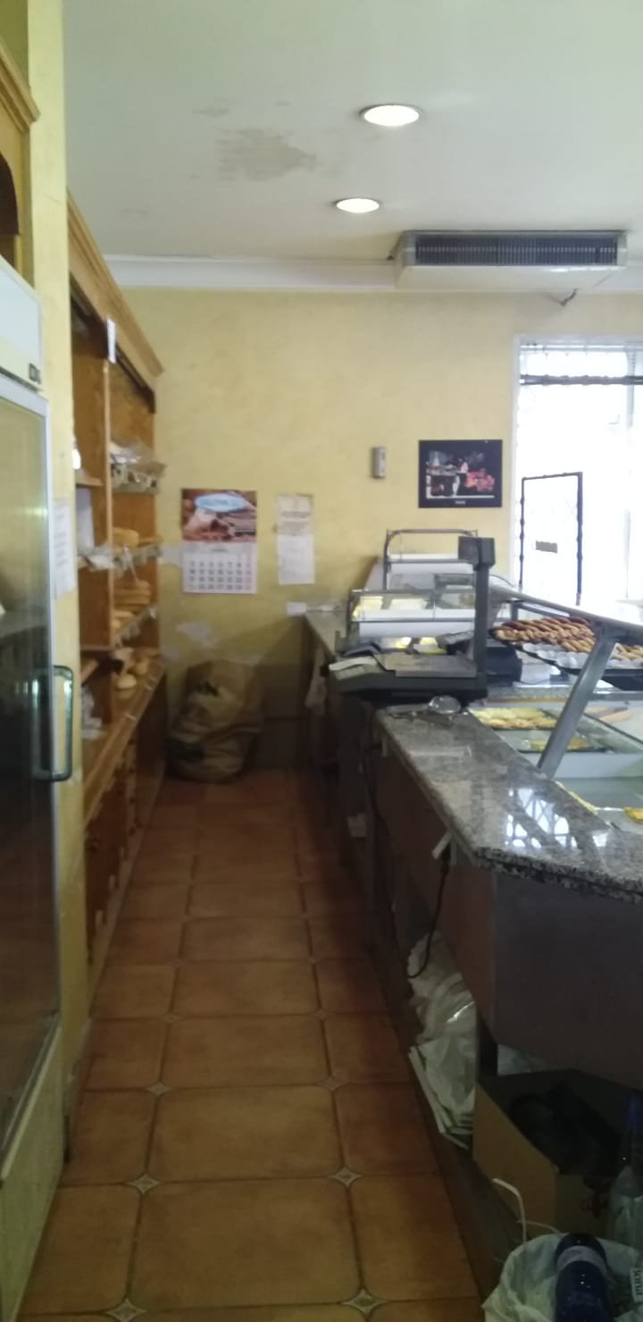 Se vende planta baja-negocio en San Gabriel Alicante.